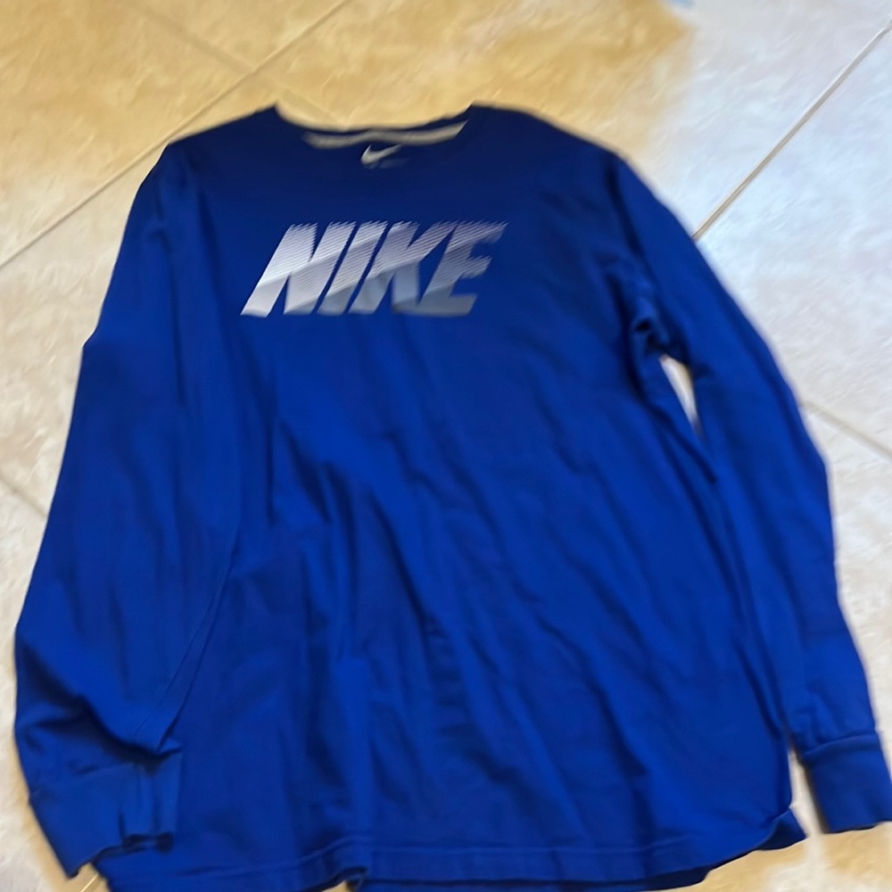 SUPER CUTE NIKE T SHIRT